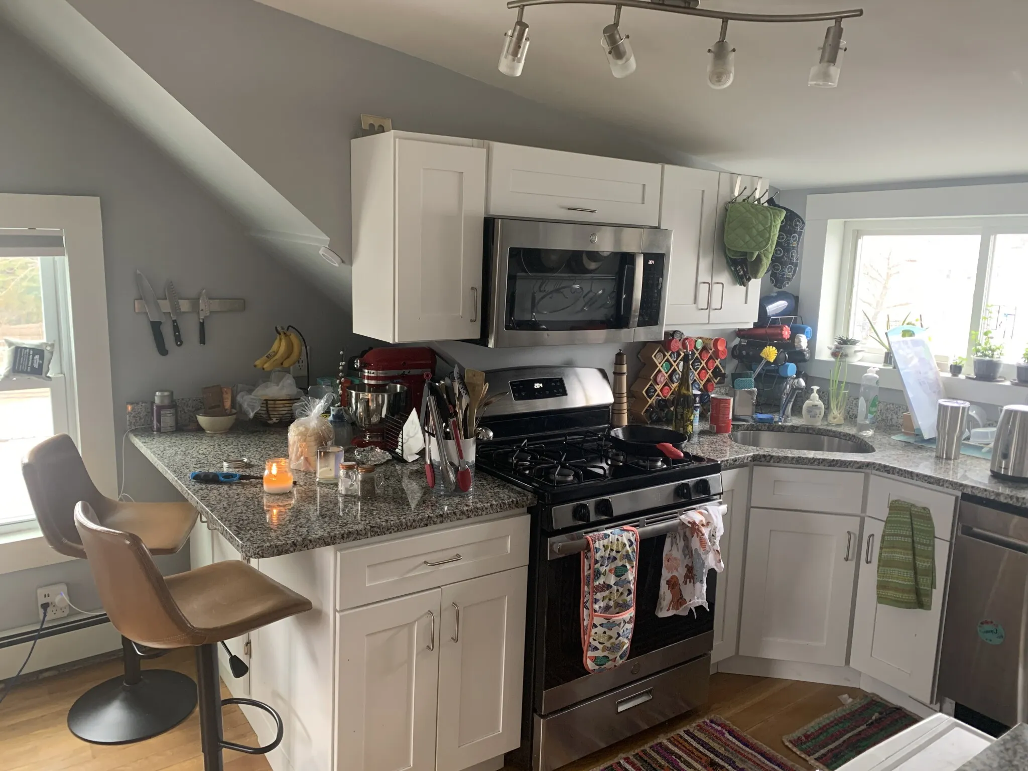 287 Beacon St, Ward Two