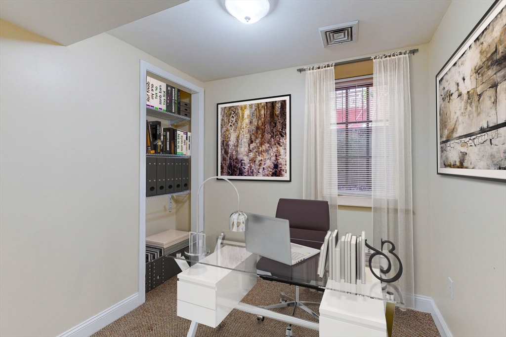 4 Auburn St, Coolidge Corner