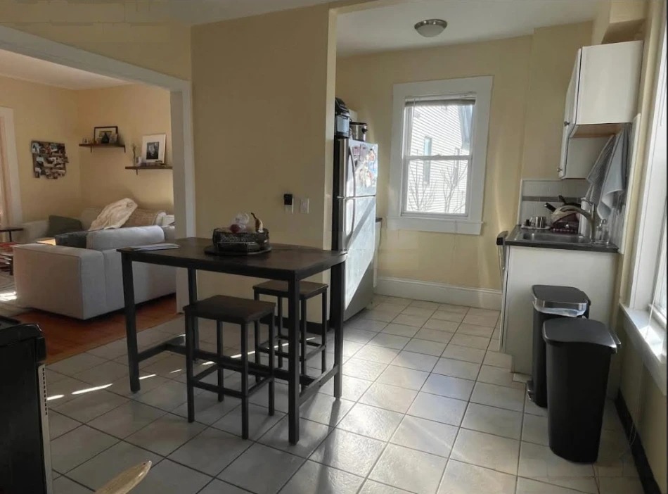 8 Bennett St, South Medford