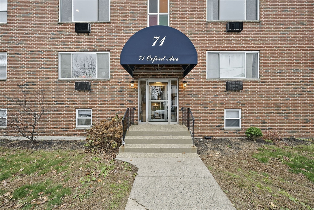 71 Oxford Ave, Strawberry Hill