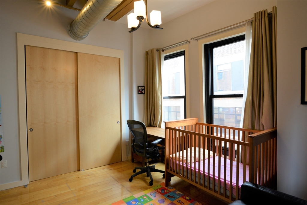 111 Beach, Leather District