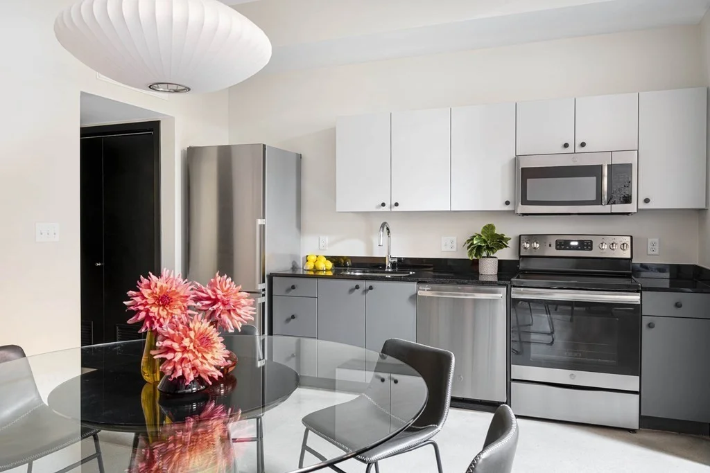 1060 Broadway, Davis Square