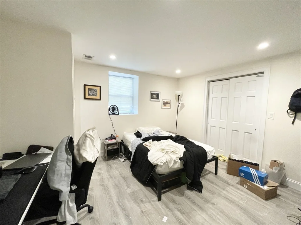 21 Iroquois, Mission Hill