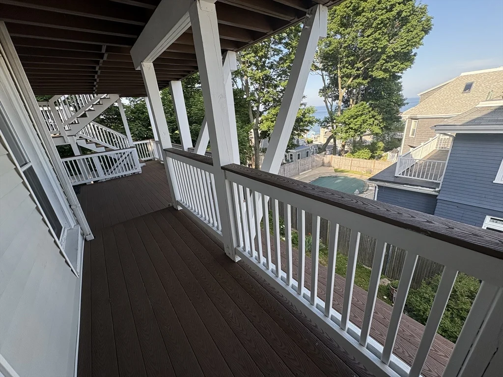 100 Summit Ave, Winthrop