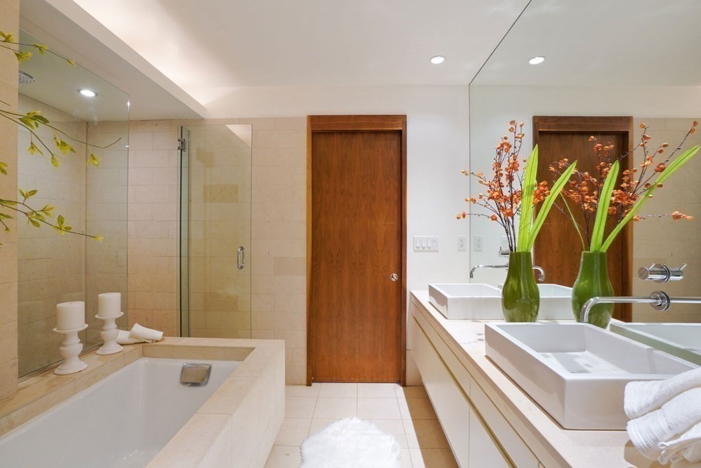 132 Commonwealth Ave, Back Bay