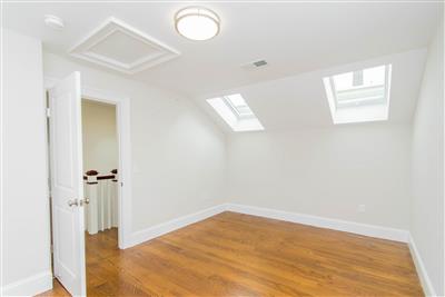 124 Columbia St, The Port