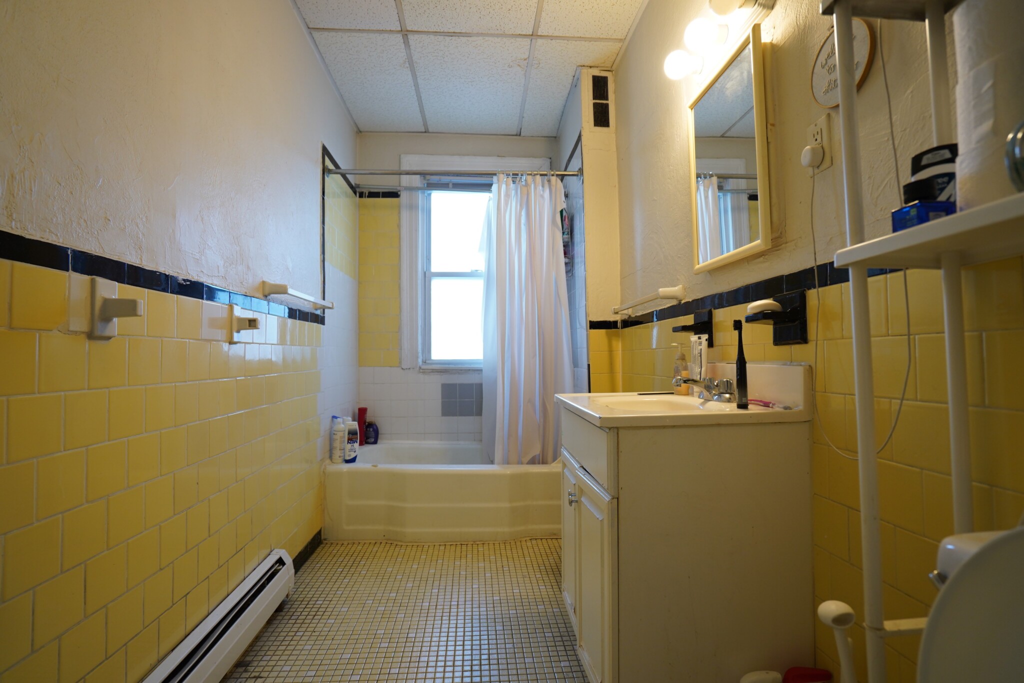 1 Ashford Ct, Allston