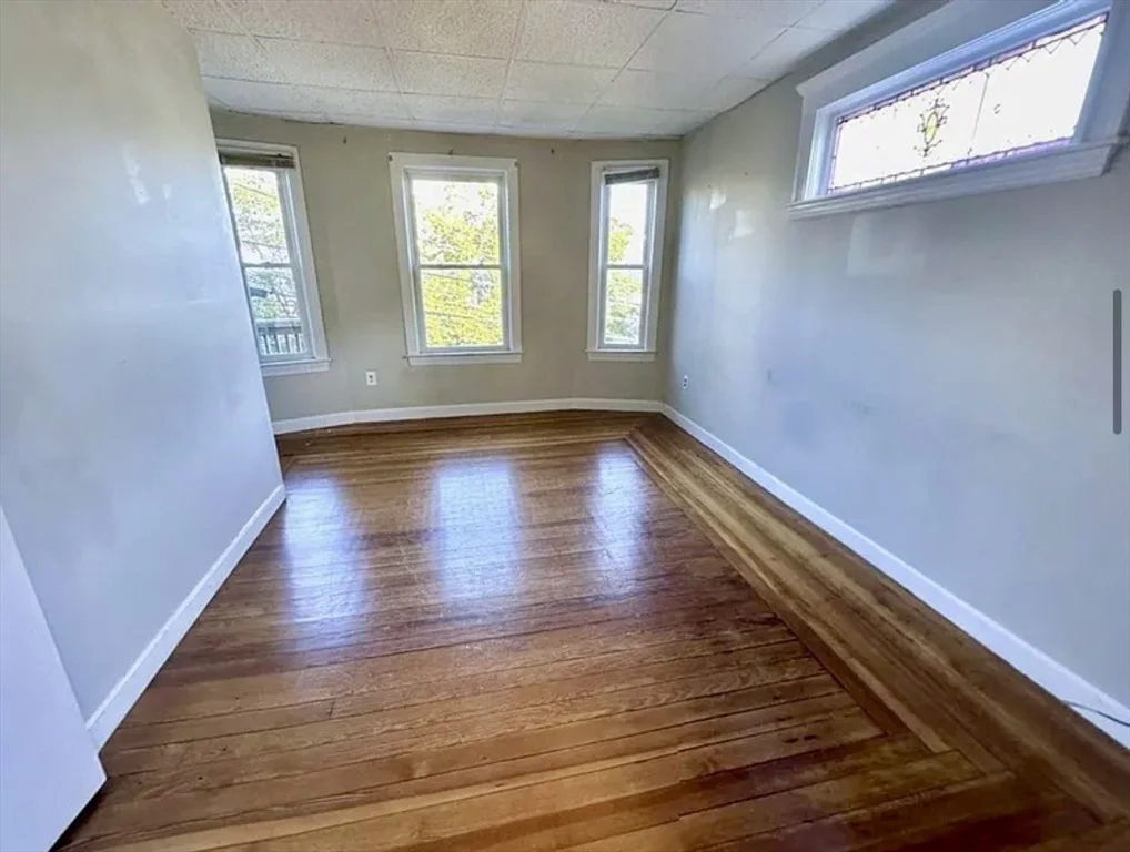 14 Dow St, West Somerville