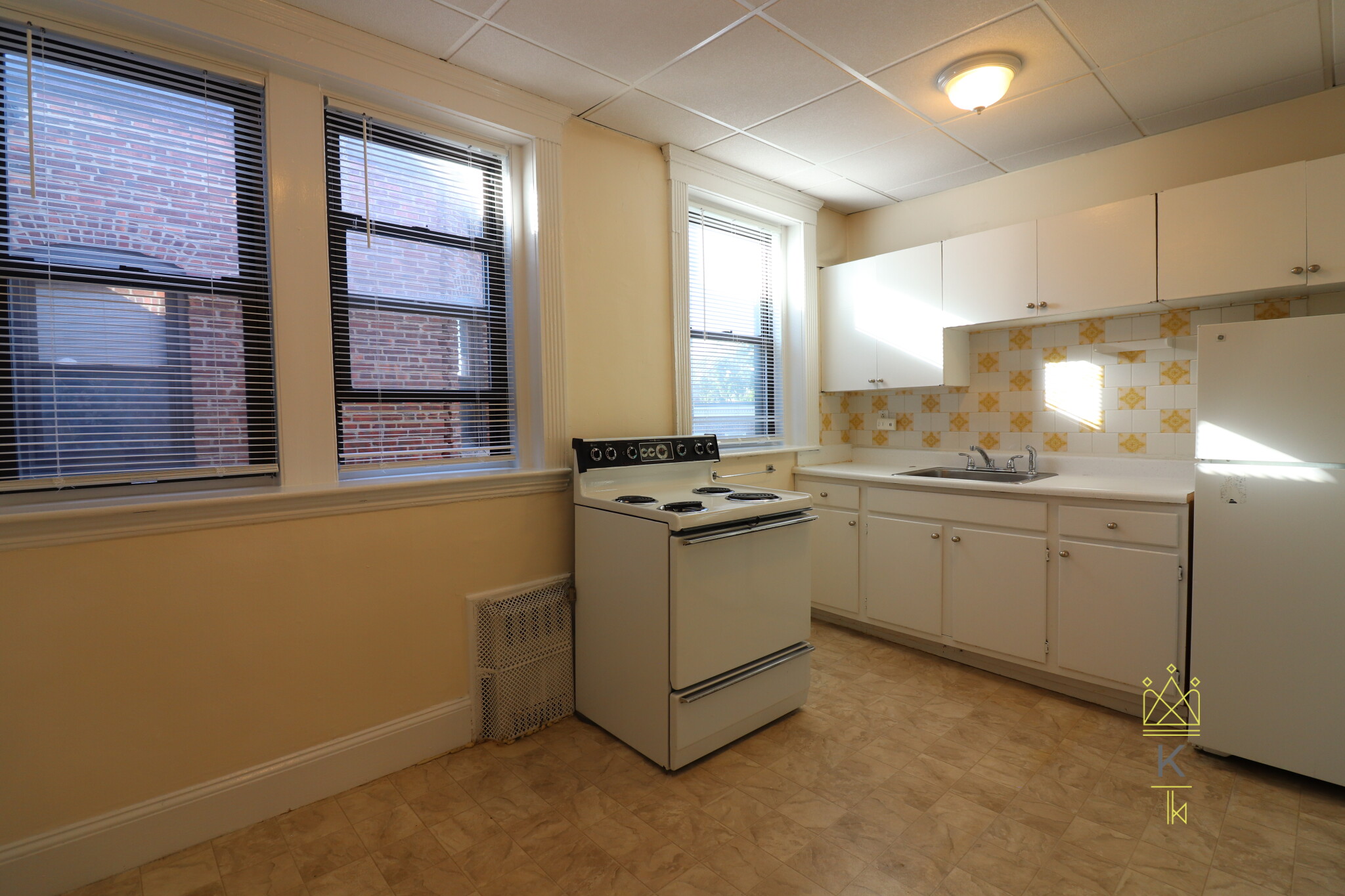 1961 Commonwealth Ave, Brighton