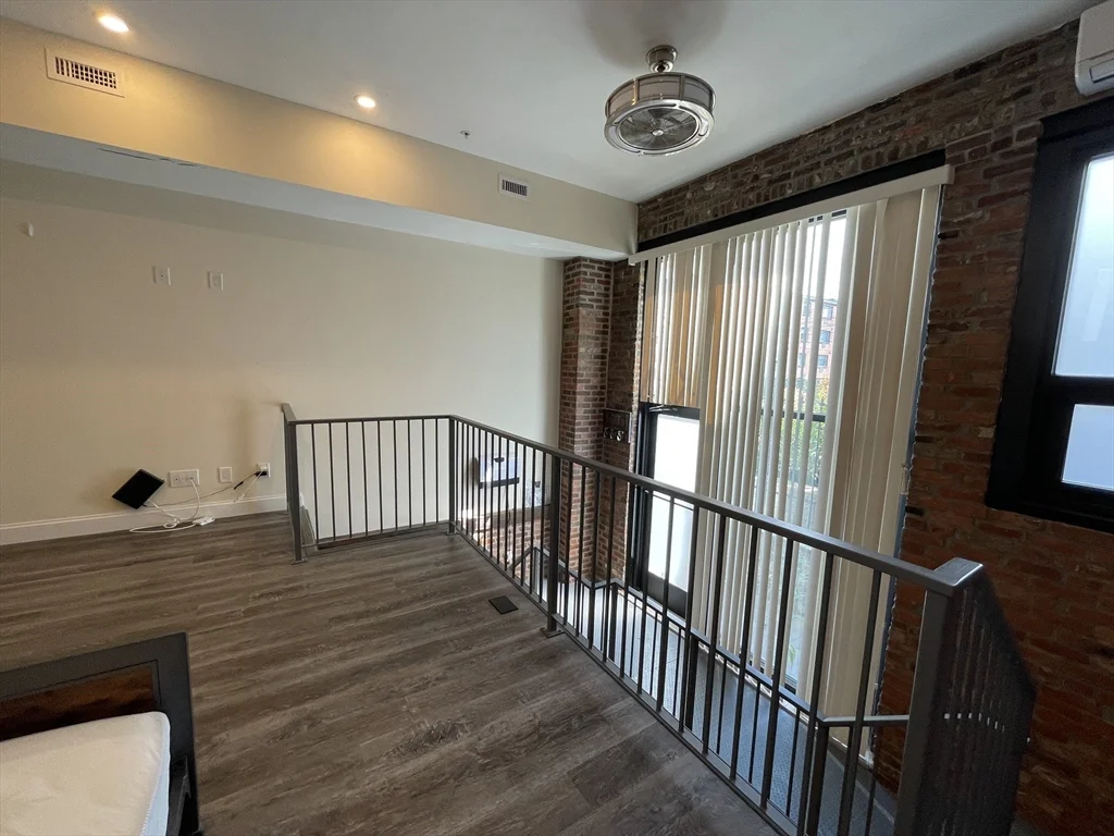 1028 Commonwealth Ave, Coolidge Corner