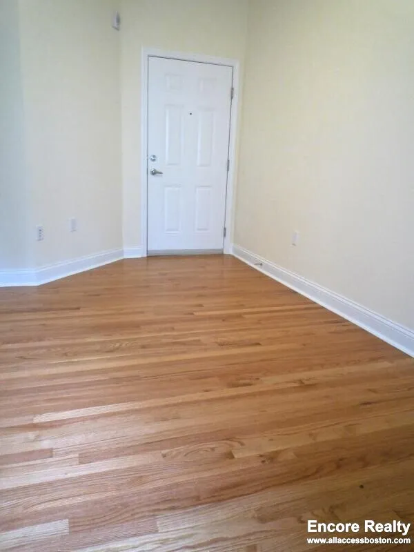 65 Langdon St, Neighborhood Nine