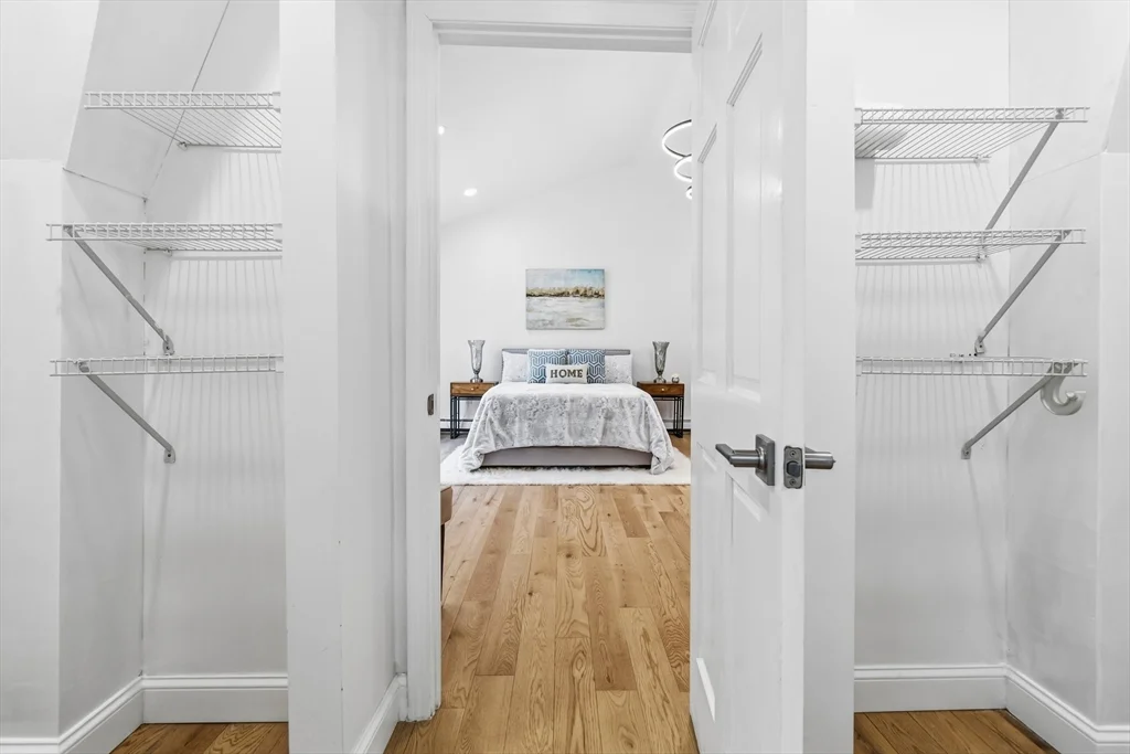 183 Gardner St, Hingham