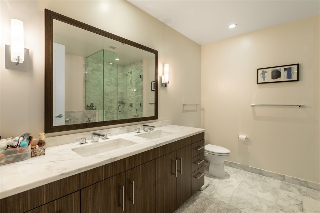 580 Washington St, Midtown