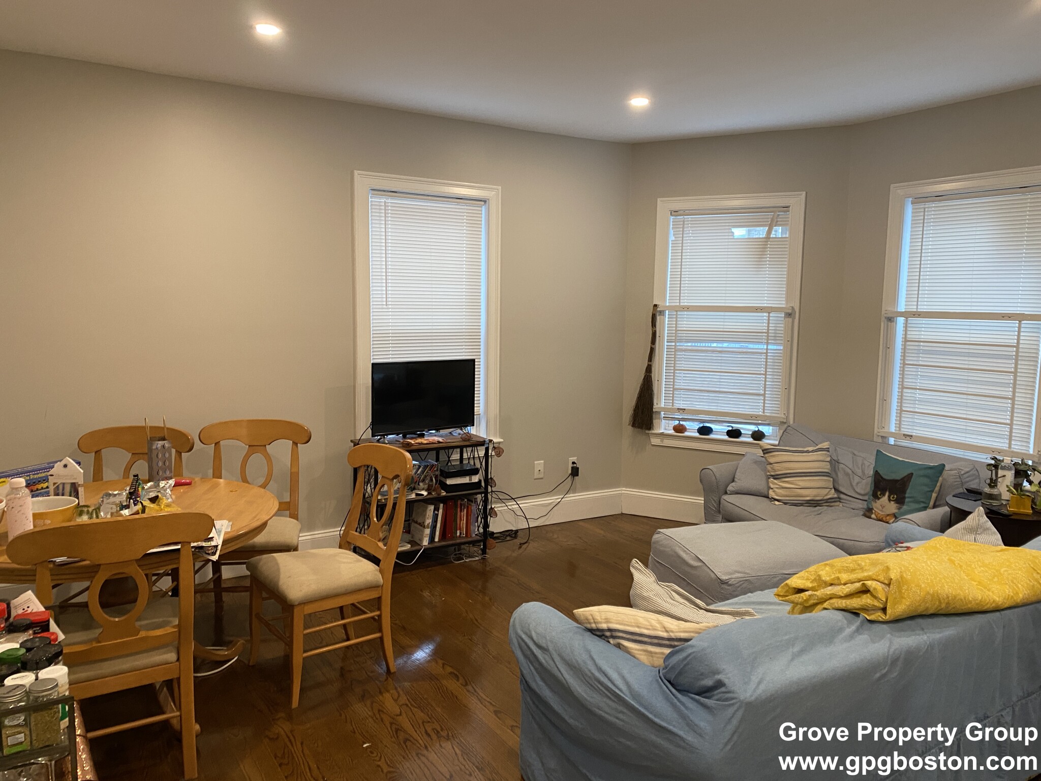 71 Hillside St, Mission Hill