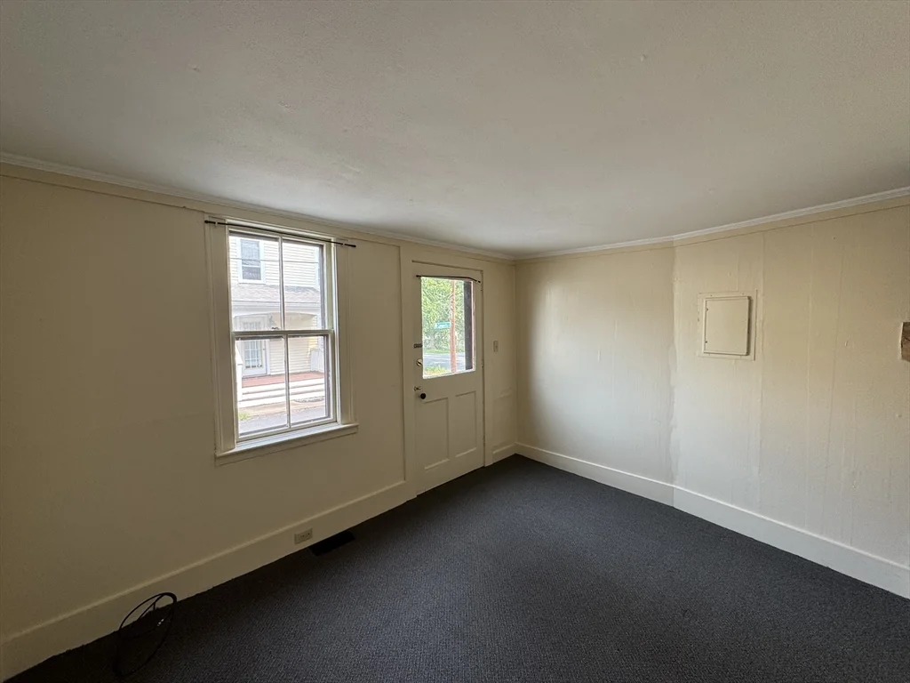 1 Cammetts Ct, Amesbury