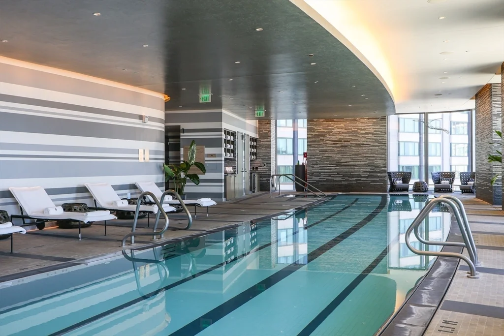 1 Dalton St, Back Bay