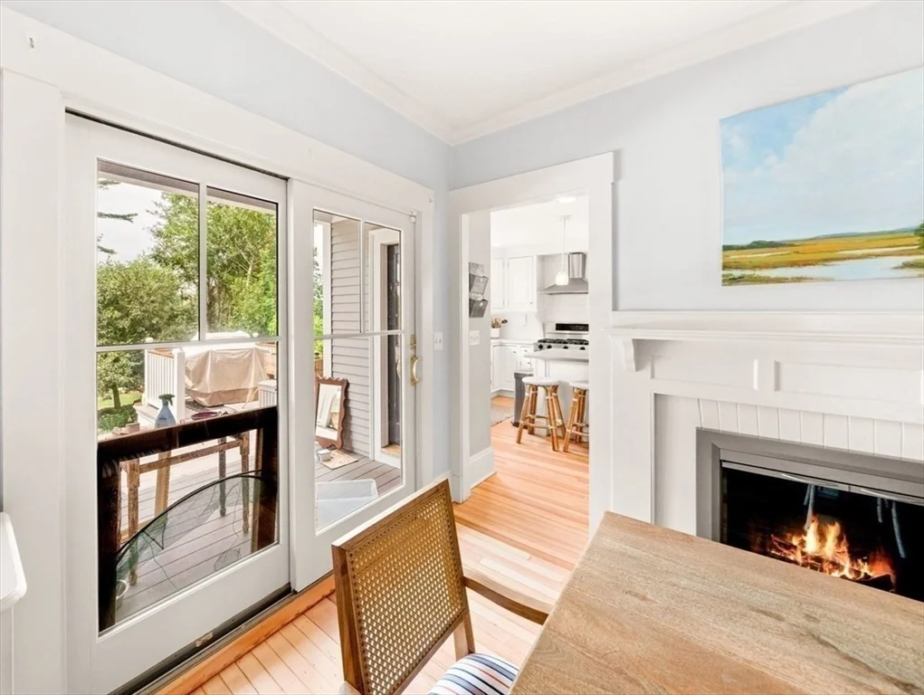 548 Elm St, Dartmouth