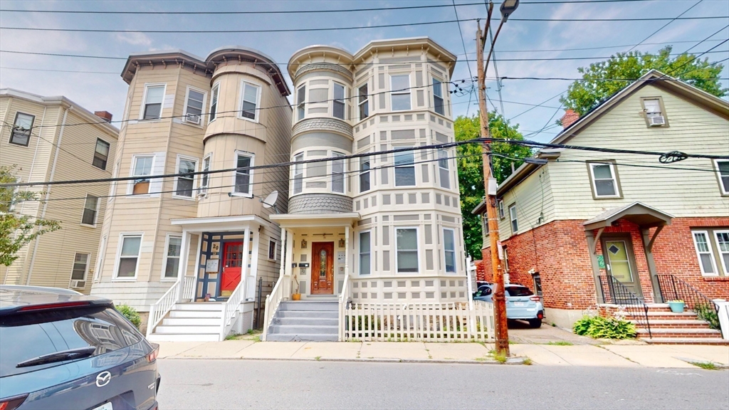 22 Boynton St, Jamaica Plain