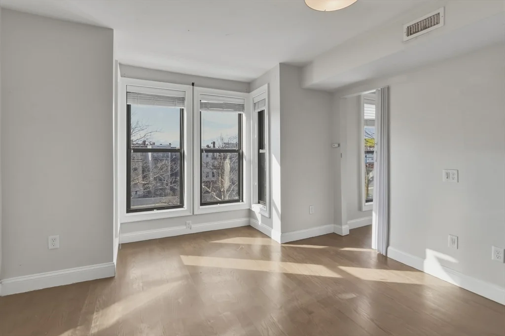135 Havre, East Boston