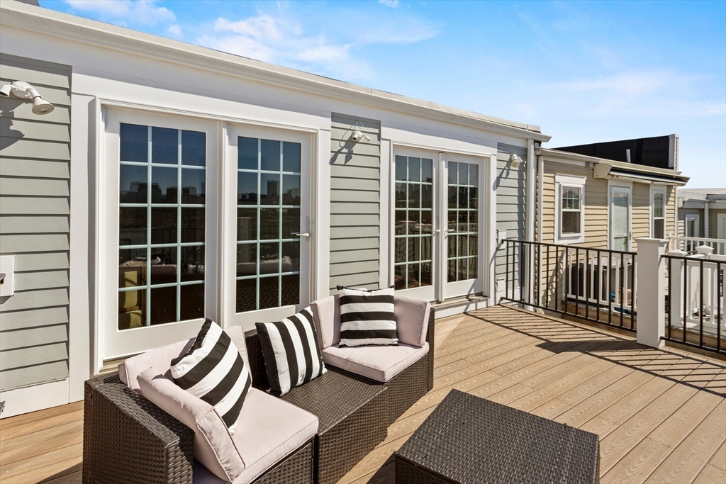 274 Bunker Hill St, Charlestown