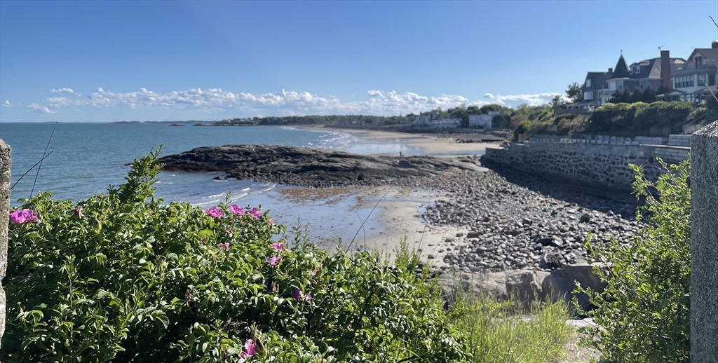 4 Spray Ave, Marblehead