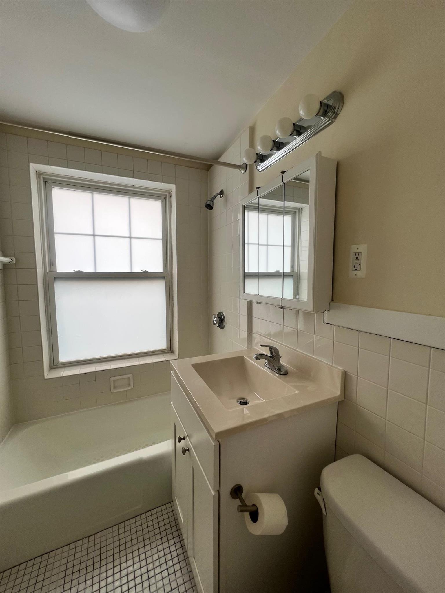 36 College Ave, Tufts