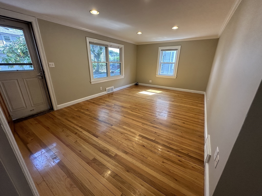 23 Safford St, Quincy