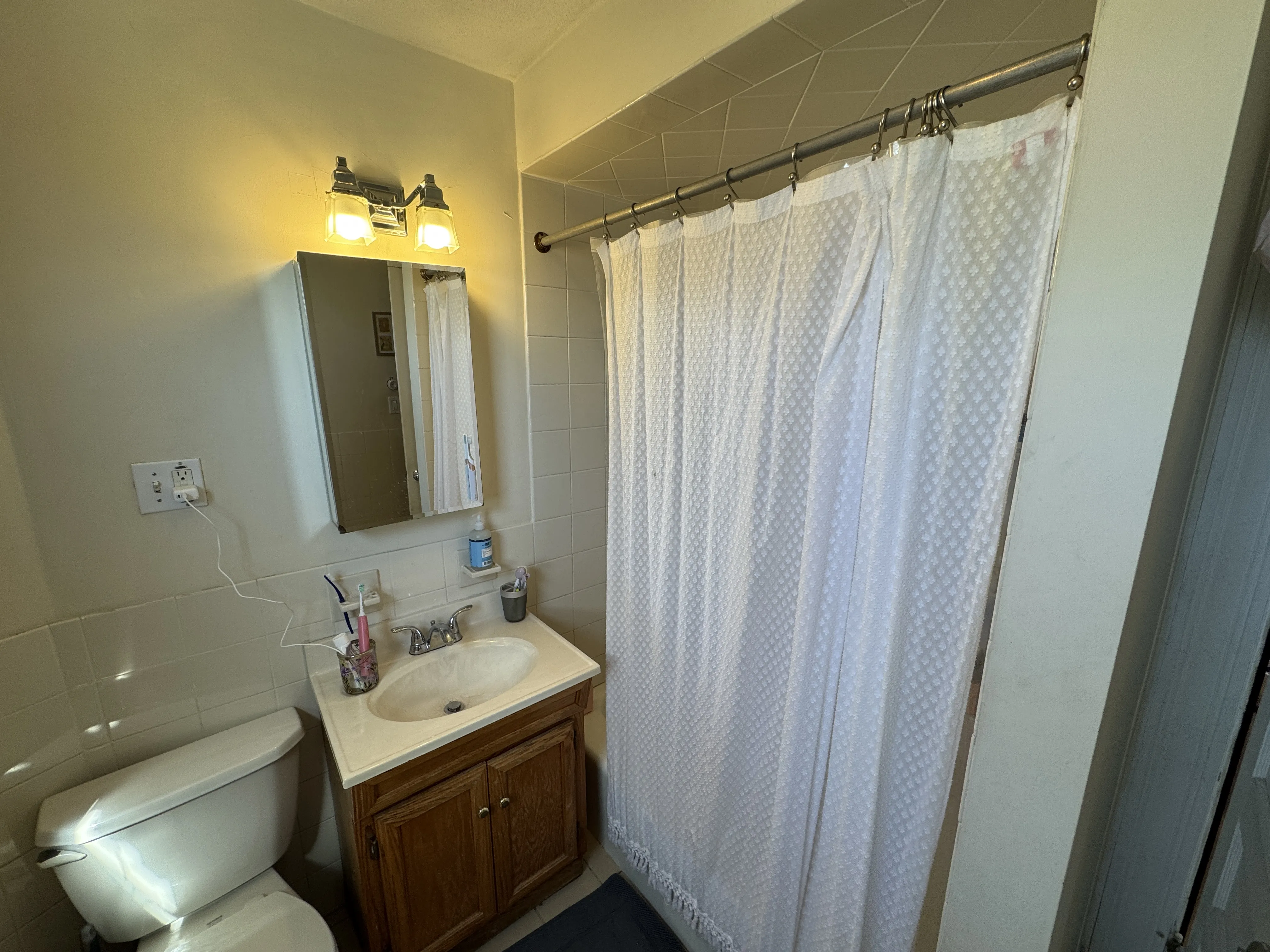 211 Holland St, Teele Square