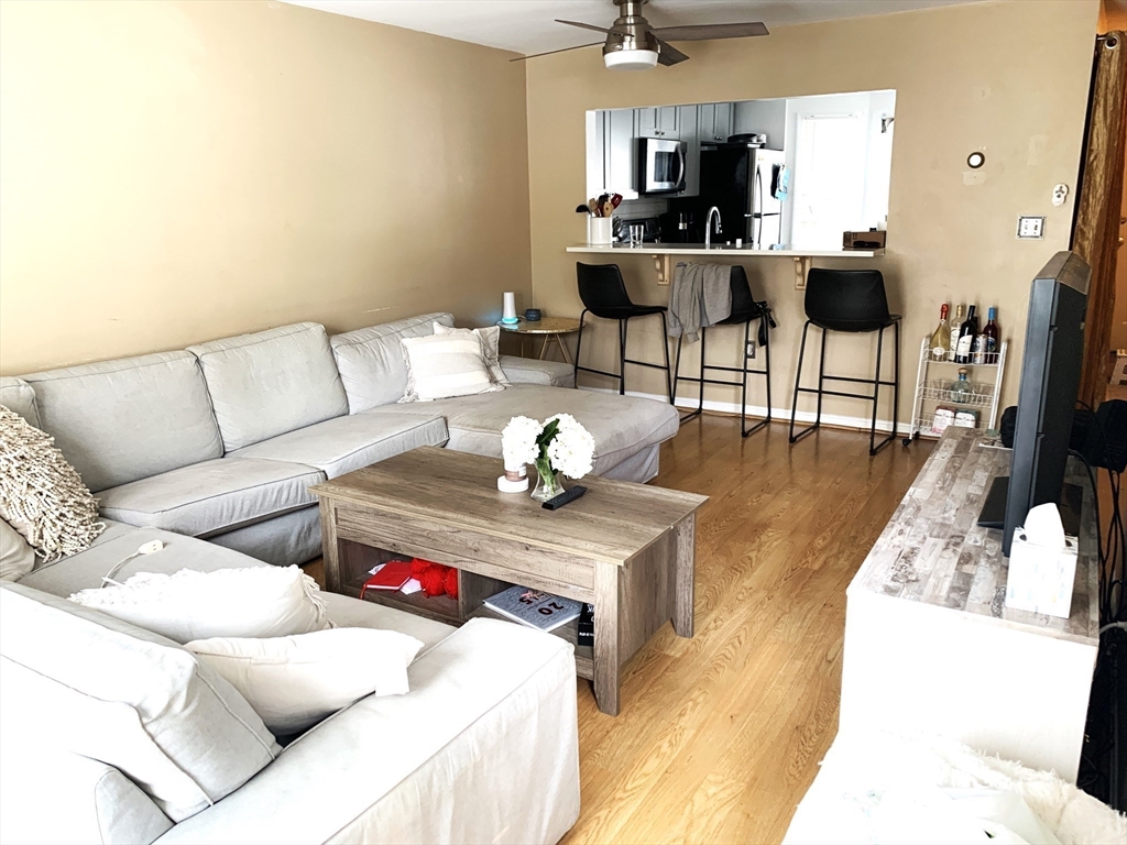 213 West 6th St, South Boston