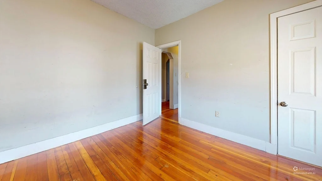 280 Mcgrath Highway, East Somerville