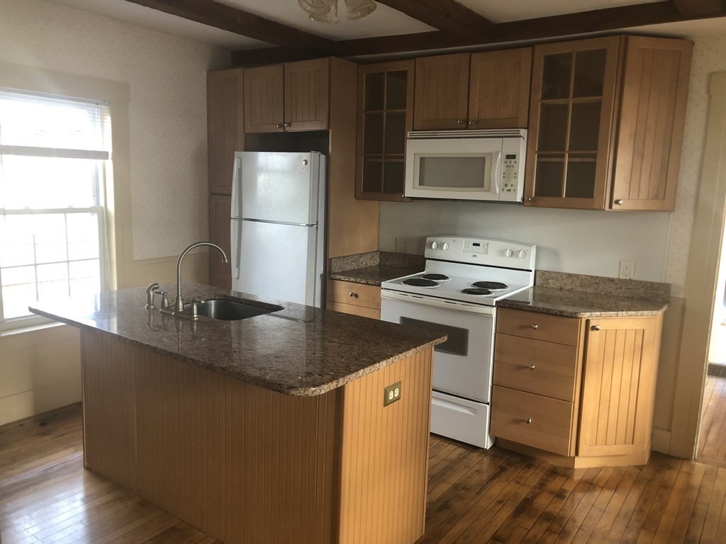 44 Hayden Rowe, Hopkinton