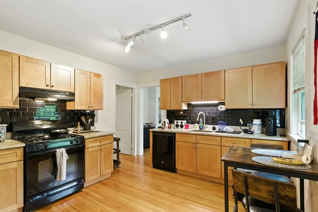 49 St John St, Jamaica Plain