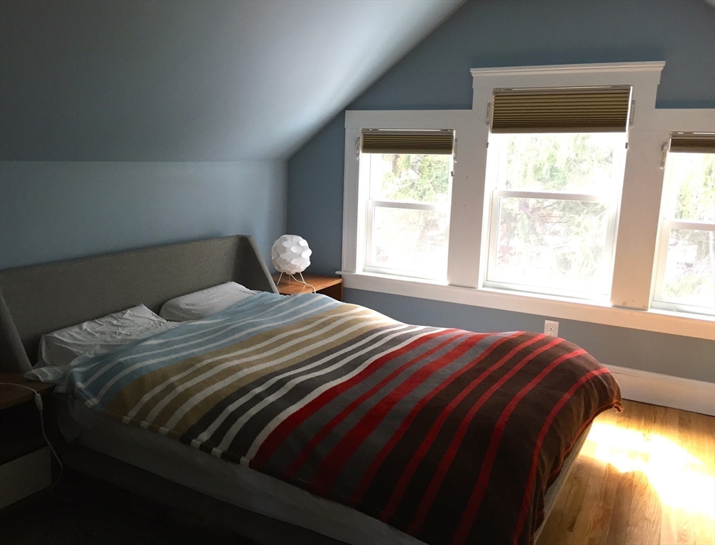 9 Irvington Rd, West Somerville