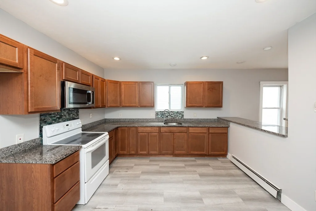 10 Alpine, Worcester