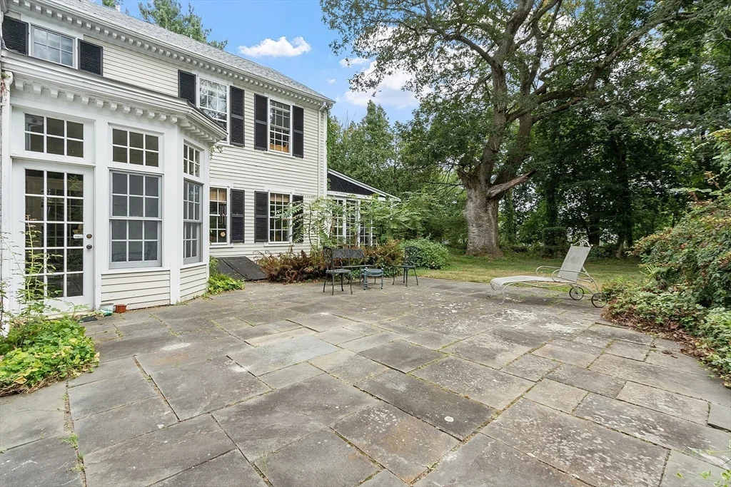 251A Old Billerica Rd, Bedford