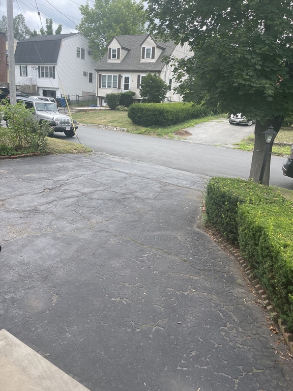 49 Rollins St, Lawrence