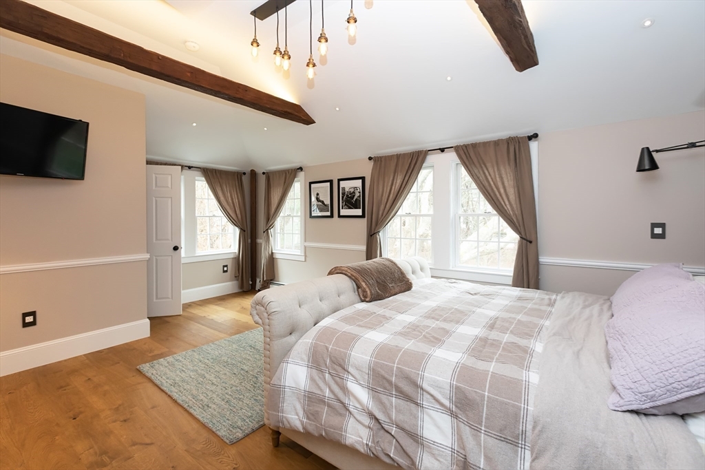 1142 Main St, Hingham