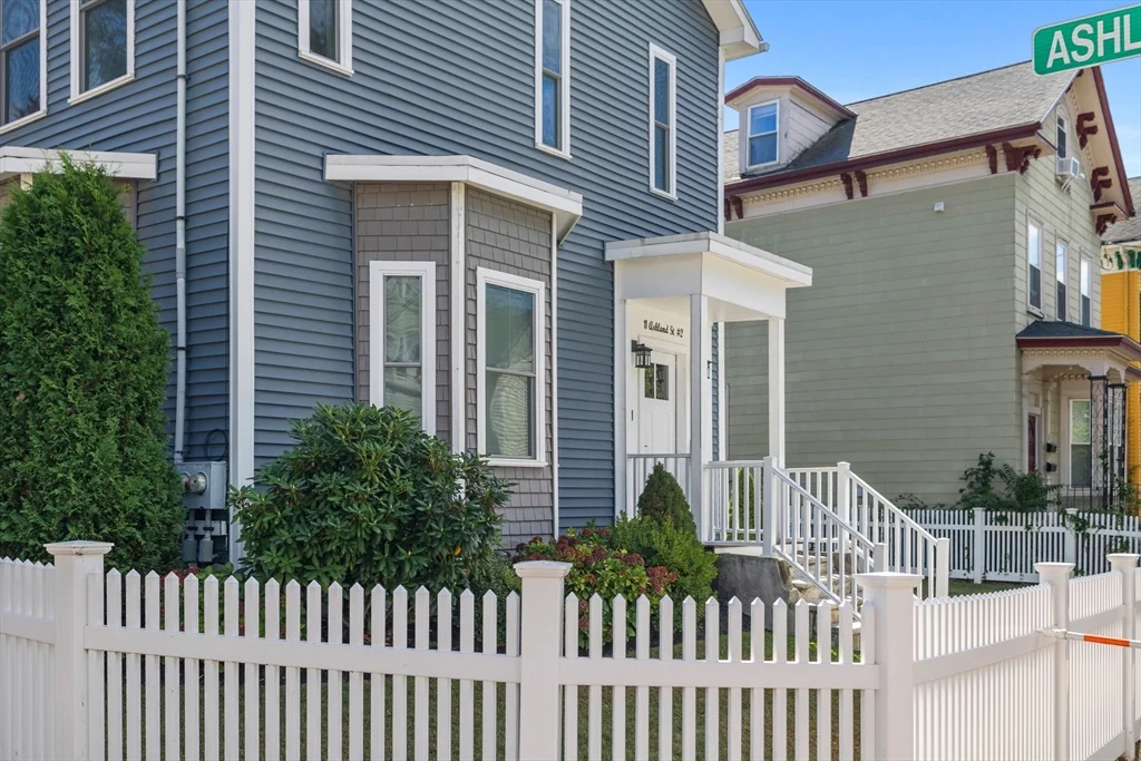 11 Ashland St, Dorchester