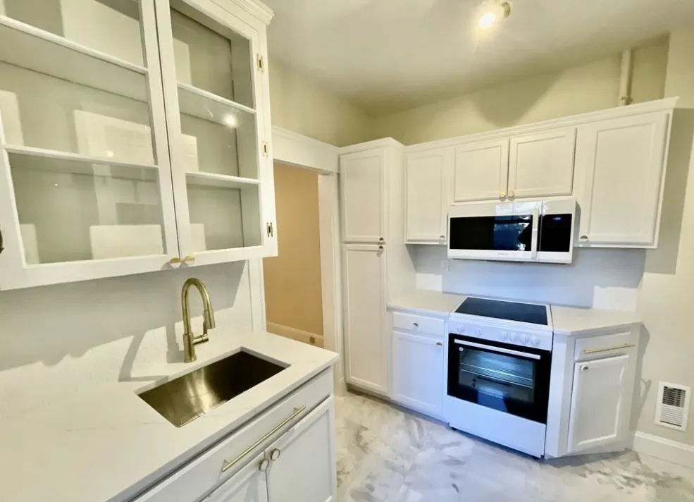 1699 Cambridge St, Mid-Cambridge