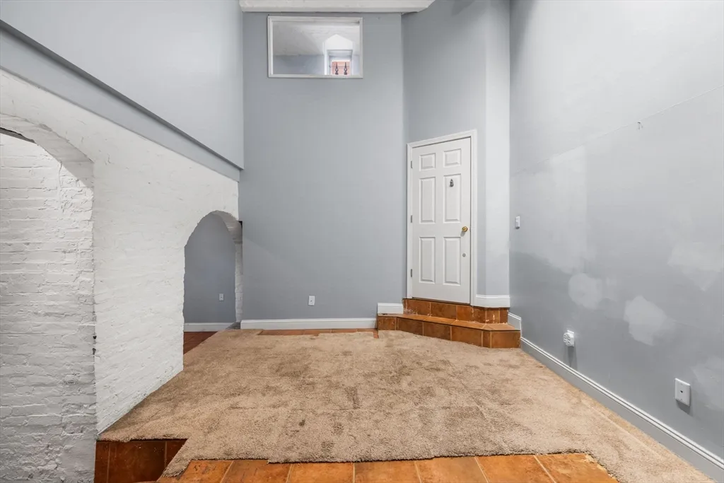 330 1/2 E St, South Boston