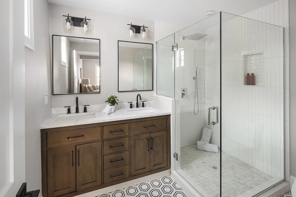 31 Boardman St, East Boston