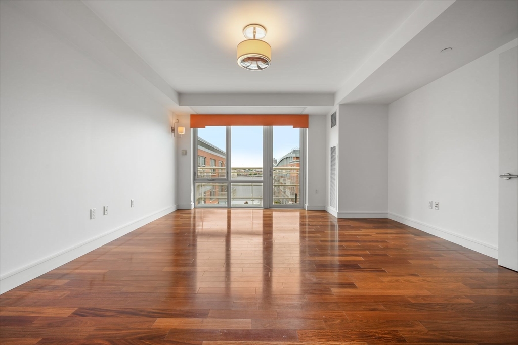 2 Battery Wharf, North End