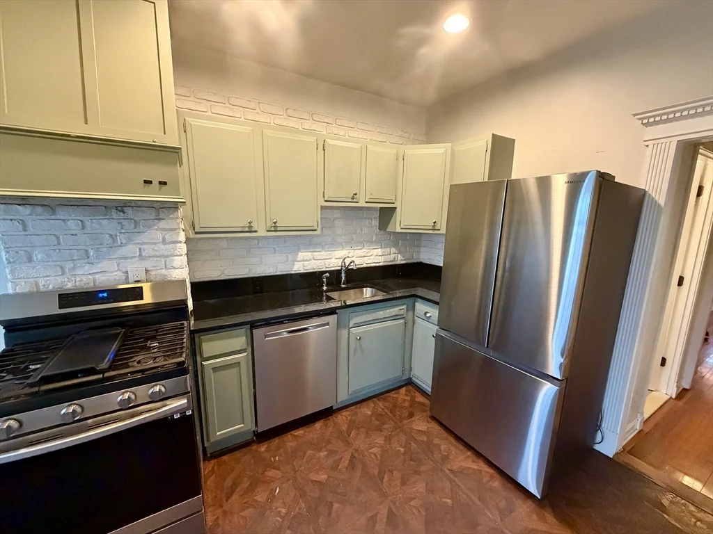 324 Chelsea St, East Boston