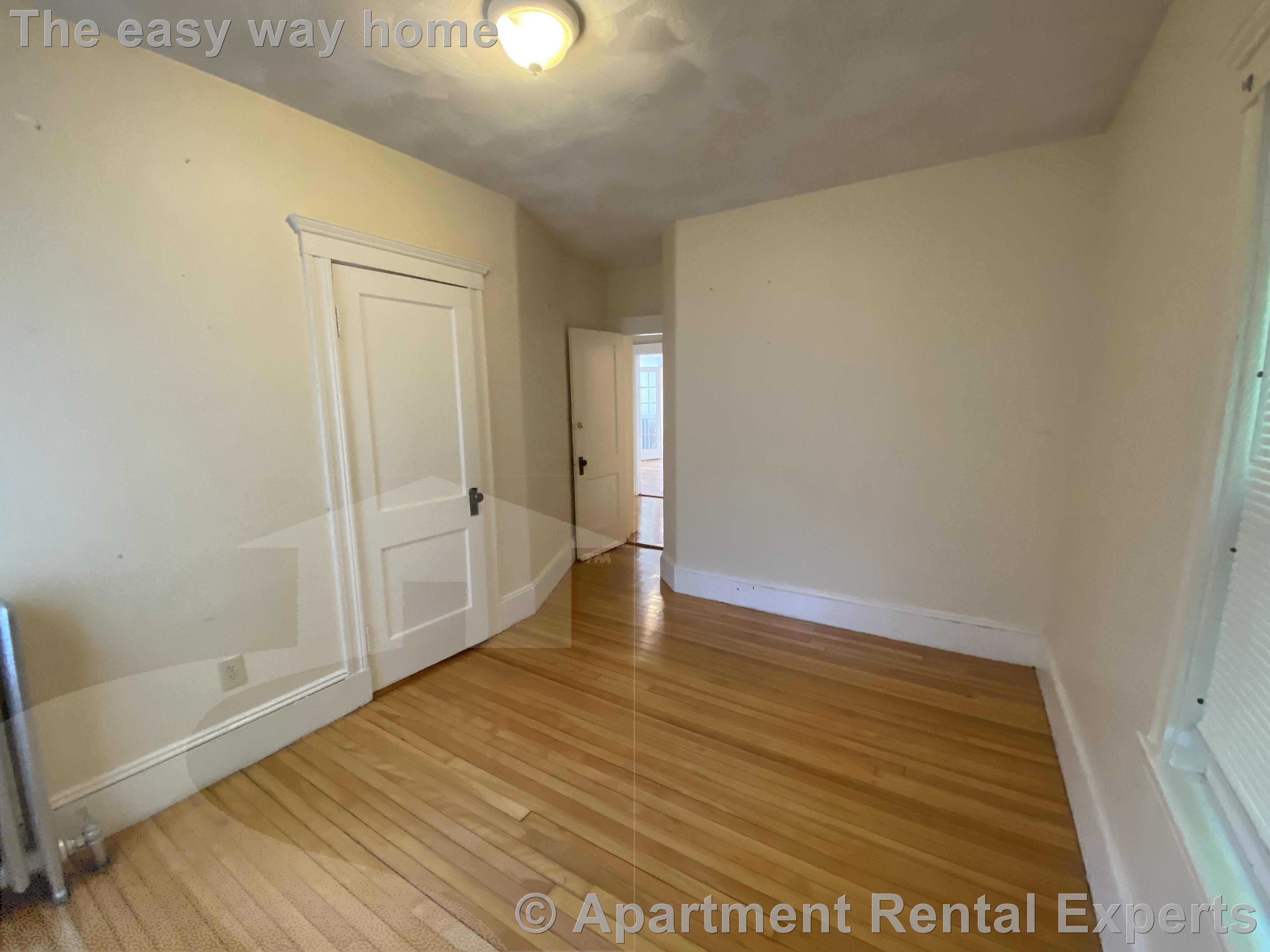 10 Pinkham Rd, Tufts