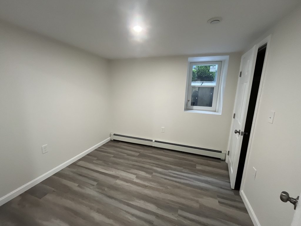 7 Lexington Ave, Hyde Park