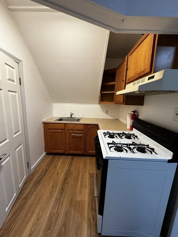 11 Harmony St, South End