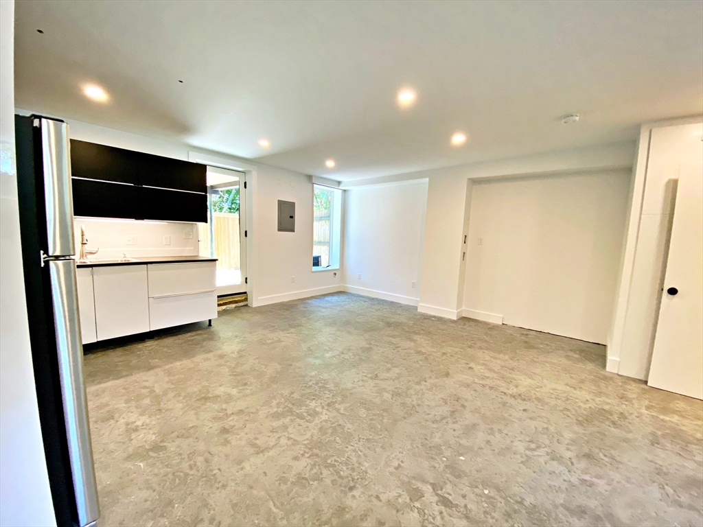 406 Sumner St, East Boston