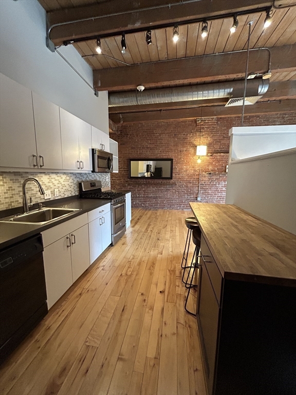 21 Wormwood St, Seaport District