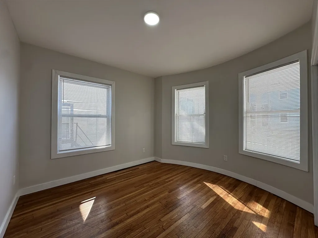 34-36 Abbotsfield St, Roxbury