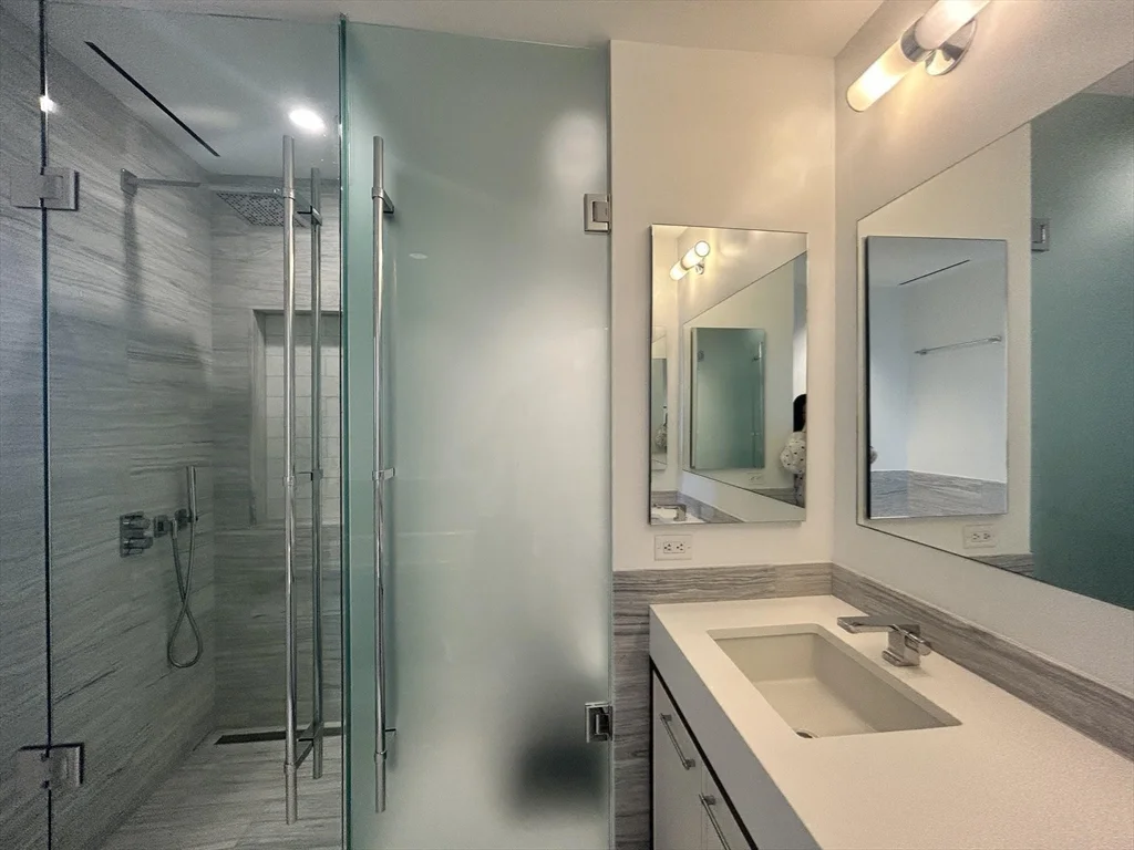 1 Dalton St, Back Bay